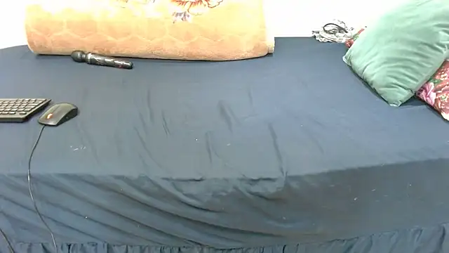 Freakycandy02 online show from April 17, 8:01 pm