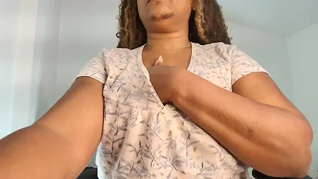 luxy benet online show from March 27, 9:21 am