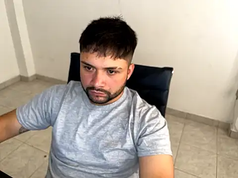 Snapshot of Zion_draftt chatting on May 27, 5:54 pm Zion draftt online show from May 27, 5:54 pm