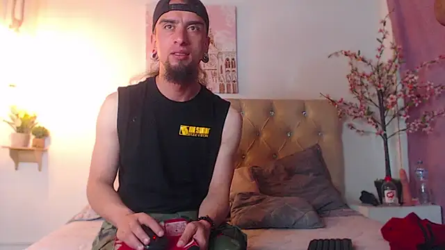 Rommen N Zoe online show from April 5, 1:03 am