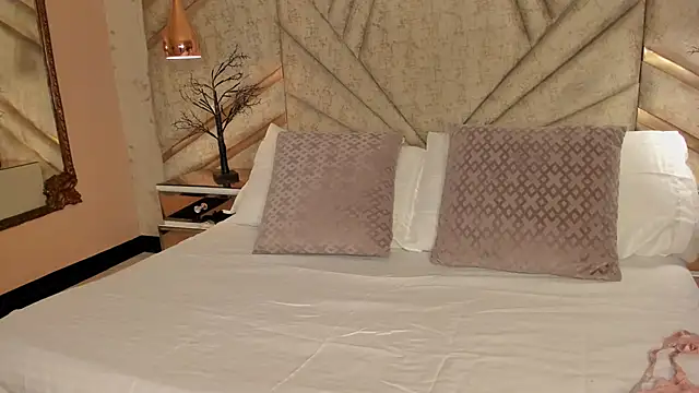 EmeelyMuller online show from April 11, 6:07 am