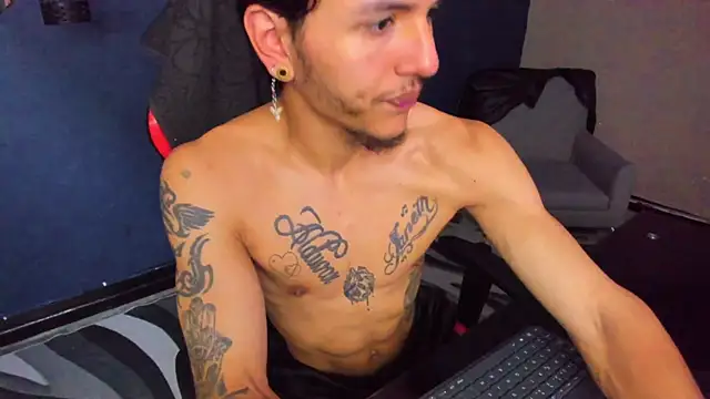 DanteLuxx online show from April 6, 4:46 am