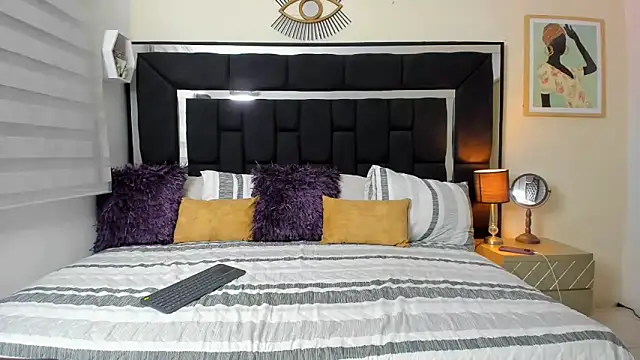 Tiana moon online show from April 6, 2:09 am