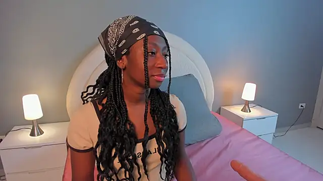 zoepinkett online show from April 2, 3:37 am