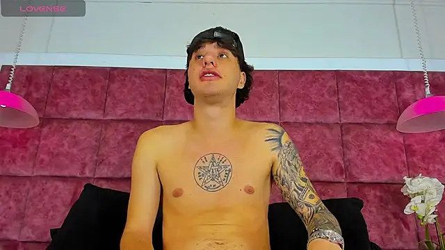 EXCLUSIVE8 online show from March 6, 4:31 am