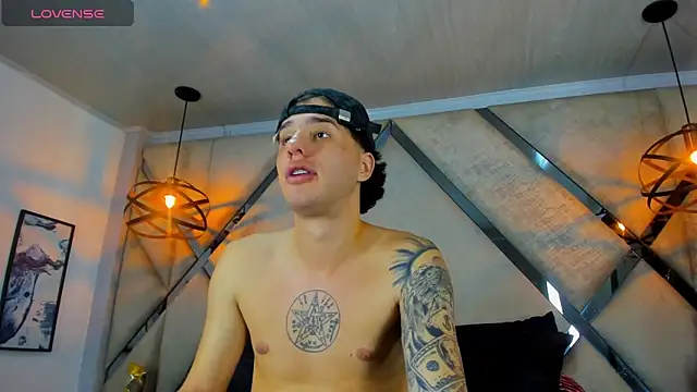 EXCLUSIVE8 online show from March 13, 4:30 am