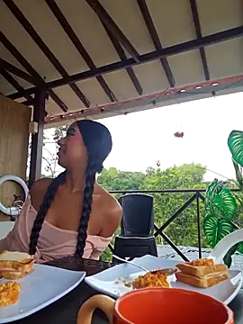 SAMY AND ARI online show from April 19, 3:22 pm