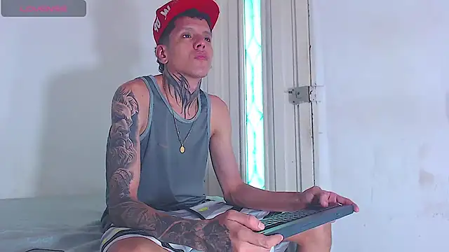 gabriel reyes21 online show from August 4, 6:54 pm