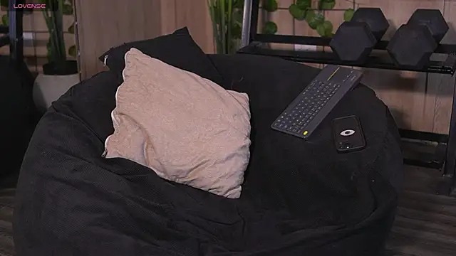 TianBrooks online show from March 11, 3:56 am