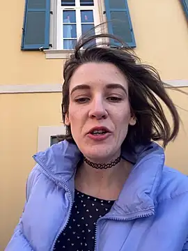 Snapshot of Kamorana chatting on March 2, 10:11 am Kamorana online show from March 2, 10:11 am