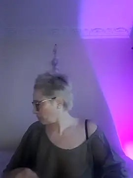 LunaBlaise online show from March 23, 8:29 am