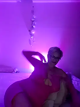 LunaBlaise online show from June 21, 7:49 pm