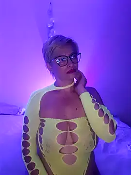 LunaBlaise online show from June 22, 7:55 pm