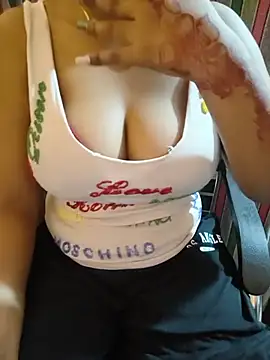 Snapshot of mishti_sharma20 chatting on June 30, 10:44 pm mishti sharma20 online show from June 30, 10:44 pm