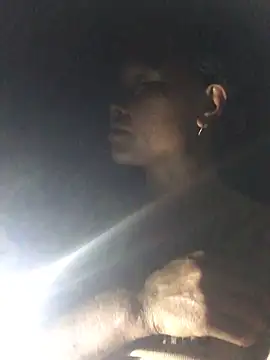 Snapshot of muimui990 chatting on March 2, 1:29 pm muimui990 online show from March 2, 1:29 pm