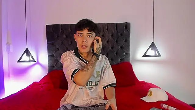 im seven online show from February 28, 4:02 am