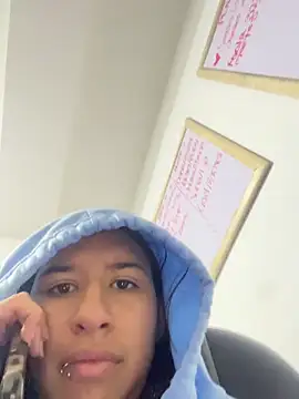 LilyRossi  online show from May 27, 11:18 am
