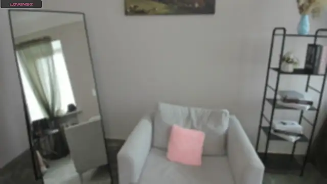 PeiLoynd online show from March 28, 8:14 am