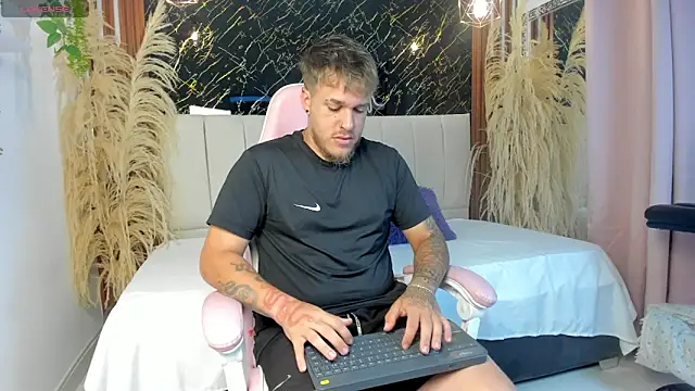 keane lee  online show from March 21, 12:10 pm