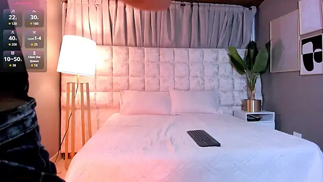 Snapshot of Samantha_Velle chatting on May 25, 1:39 pm Samantha Velle online show from May 25, 1:39 pm