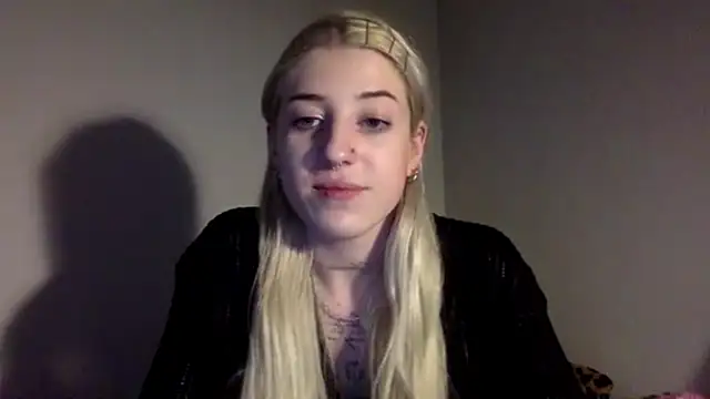 Snapshot of EmmyWet chatting on February 26, 10:20 pm EmmyWet online show from February 26, 10:20 pm