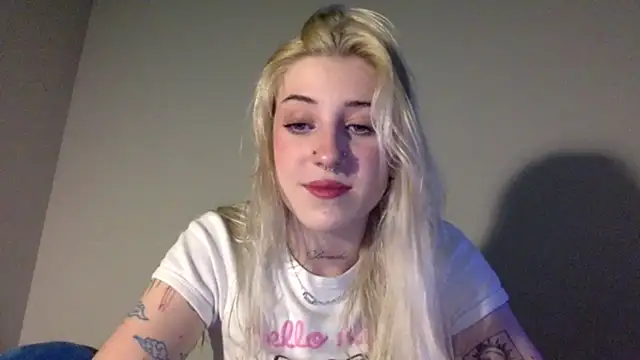 Snapshot of EmmyWet chatting on February 27, 8:20 pm EmmyWet online show from February 27, 8:20 pm