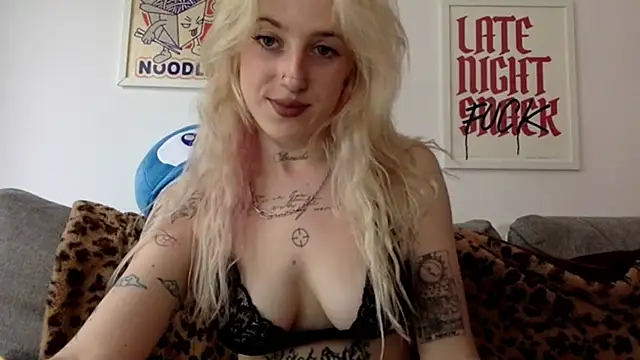 Snapshot of EmmyWet chatting on July 30, 5:12 pm EmmyWet online show from July 30, 5:12 pm