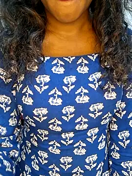 Snapshot of Akni_ chatting on April 25, 6:05 pm Akni online show from April 25, 6:05 pm