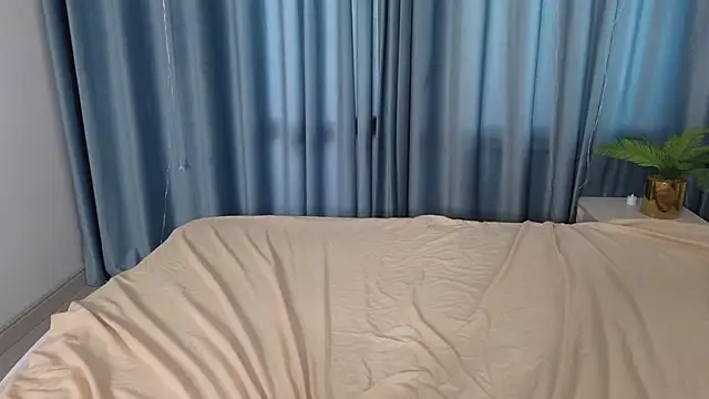 MollySally online show from May 6, 4:08 am