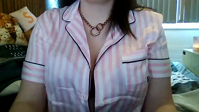 StaceyXOXO online show from February 27, 2:28 pm