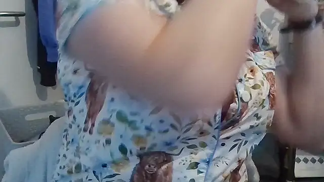 StaceyXOXO online show from March 7, 11:51 am