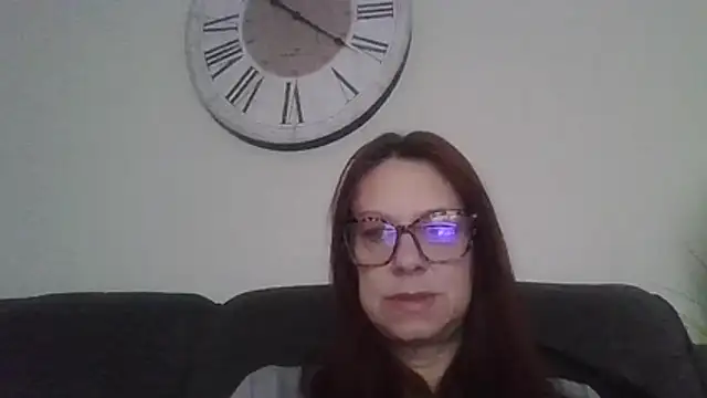 Cara-CurvyUK online show from March 5, 10:22 am