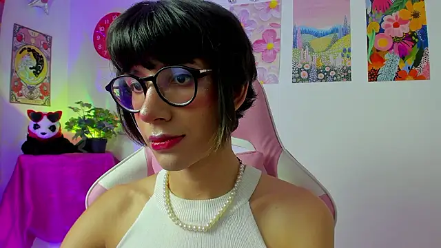 Madeline 21 online show from March 3, 5:24 am