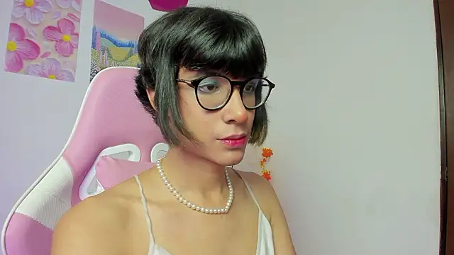 Madeline 21 online show from March 4, 5:24 am