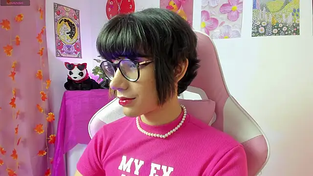 Madeline 21 online show from March 6, 5:04 am