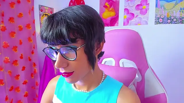 Madeline 21 online show from March 16, 5:44 am