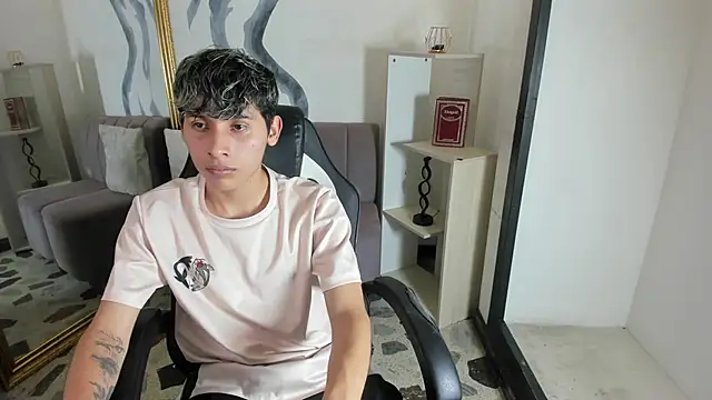 DeilanWolf online show from March 1, 5:42 am