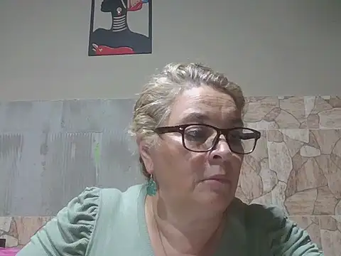 momismilf544 online show from March 28, 2:44 am