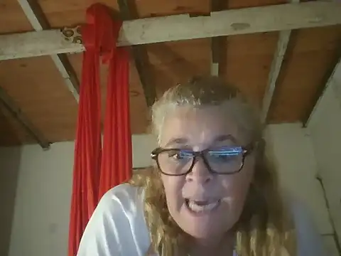 momismilf544 online show from April 2, 2:42 am