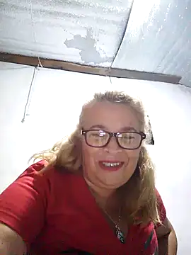 momismilf544 online show from April 15, 4:41 am