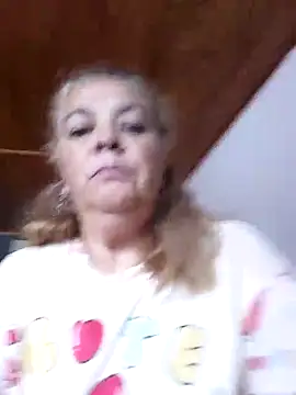 momismilf544 online show from April 17, 2:53 pm