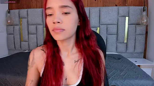 Snapshot of camilaa_smith_ chatting on March 1, 8:00 pm camilaa smith online show from March 1, 8:00 pm