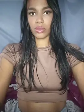 FlorSalvaje  online show from March 28, 1:05 am