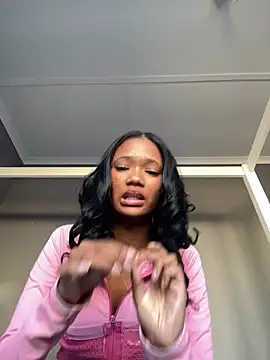 Snapshot of SweetBeauty4you chatting on July 20, 1:57 pm SweetBeauty4you online show from July 20, 1:57 pm