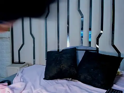 Brinnehh online show from April 3, 3:32 pm