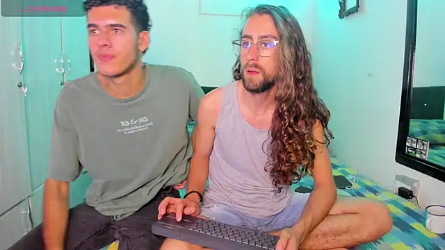 Jean And PaulXL online show from March 1, 9:39 pm