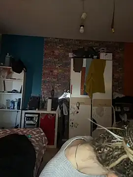 Melissa-Schneider online show from April 8, 12:05 pm