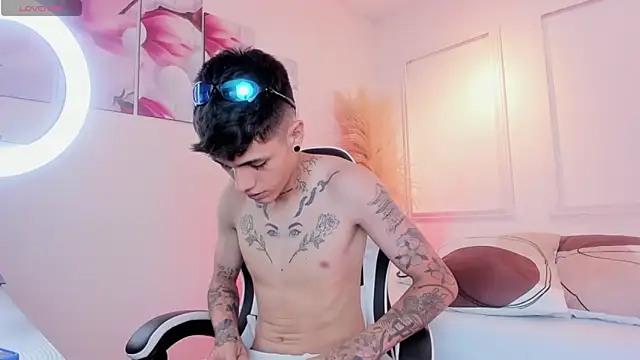 Tommy valverde online show from April 14, 6:47 pm