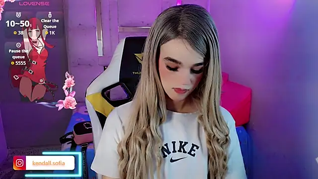 Sophiaa doll  online show from March 10, 3:11 am