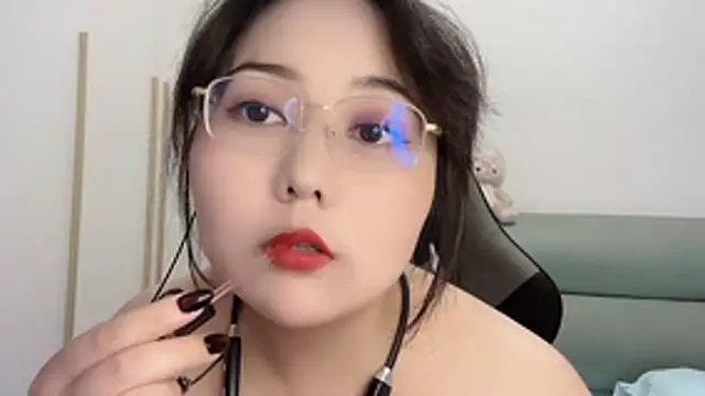 Snapshot of Susu-36E chatting on April 24, 11:12 am Susu-36E online show from April 24, 11:12 am
